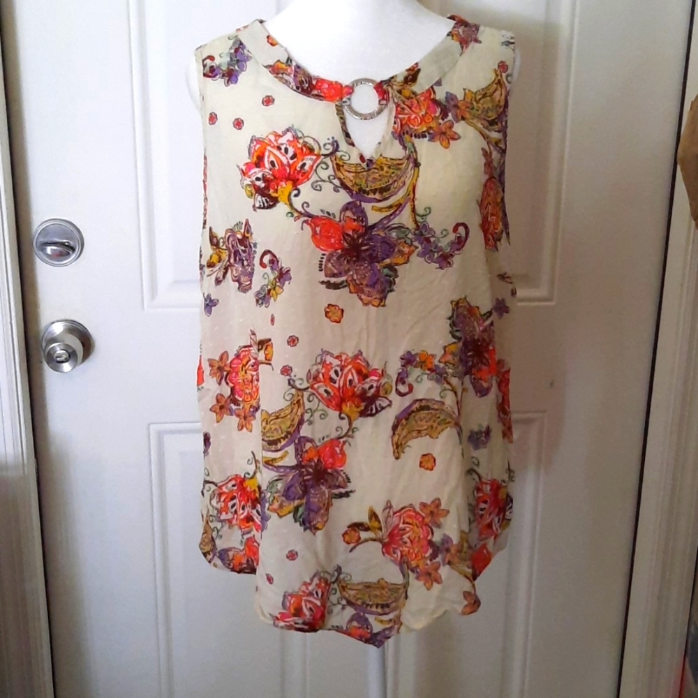 Corvia XL Cream and Floral Tank Top